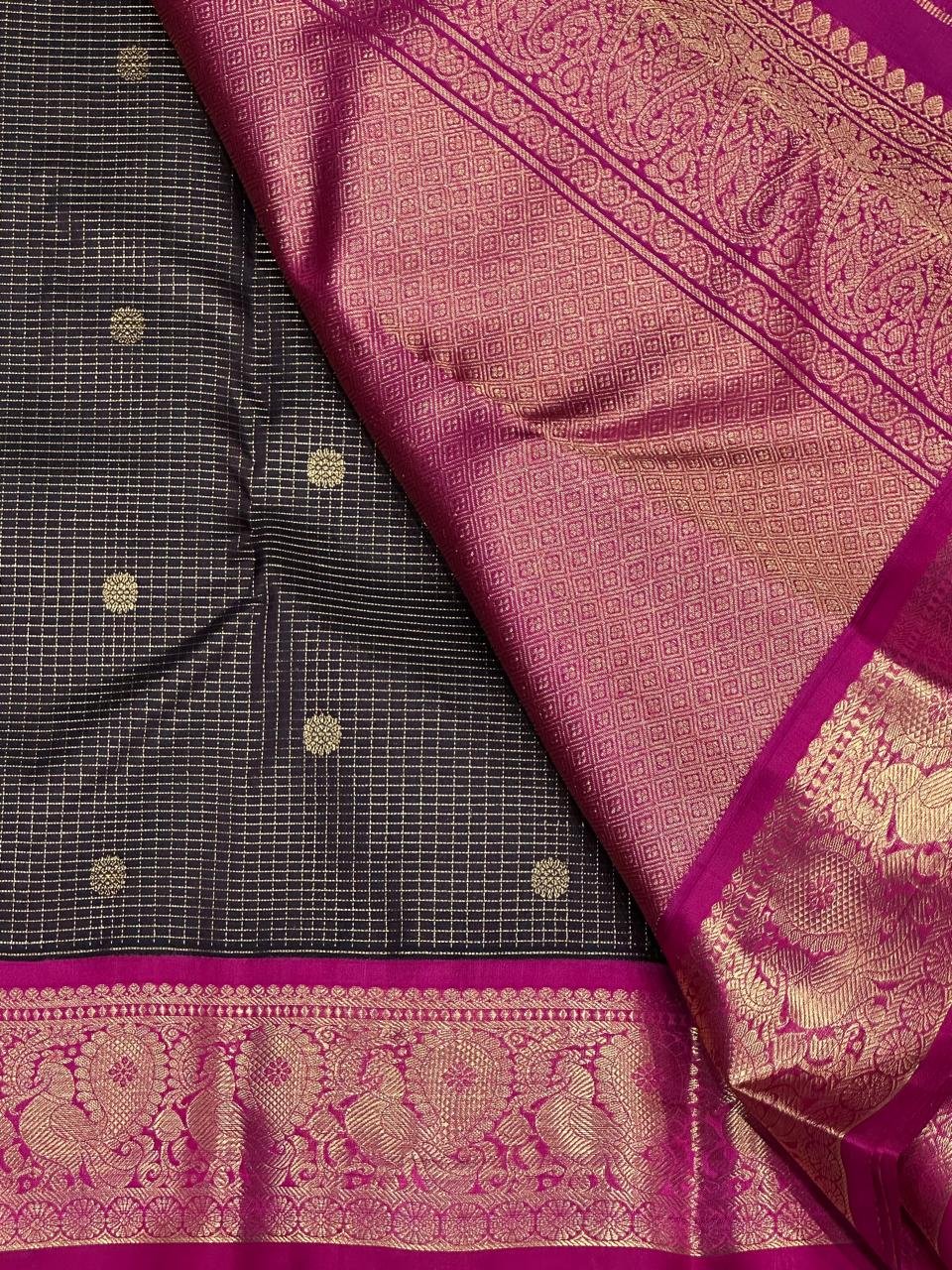2G Zari Deep brown kanchipuram handloom Silk Saree with Pink Border
