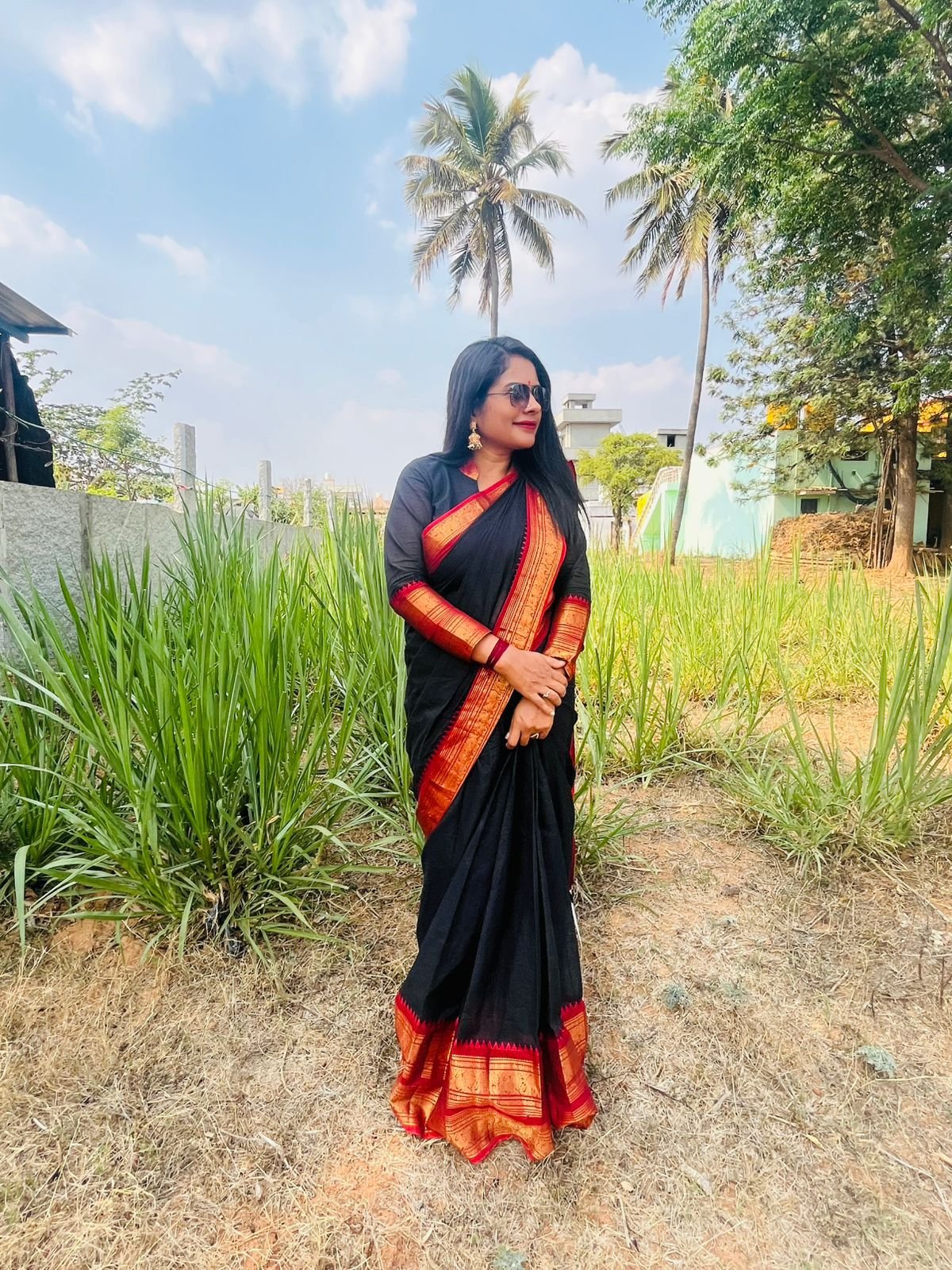 Nethra Eshwar wearing Sanavini