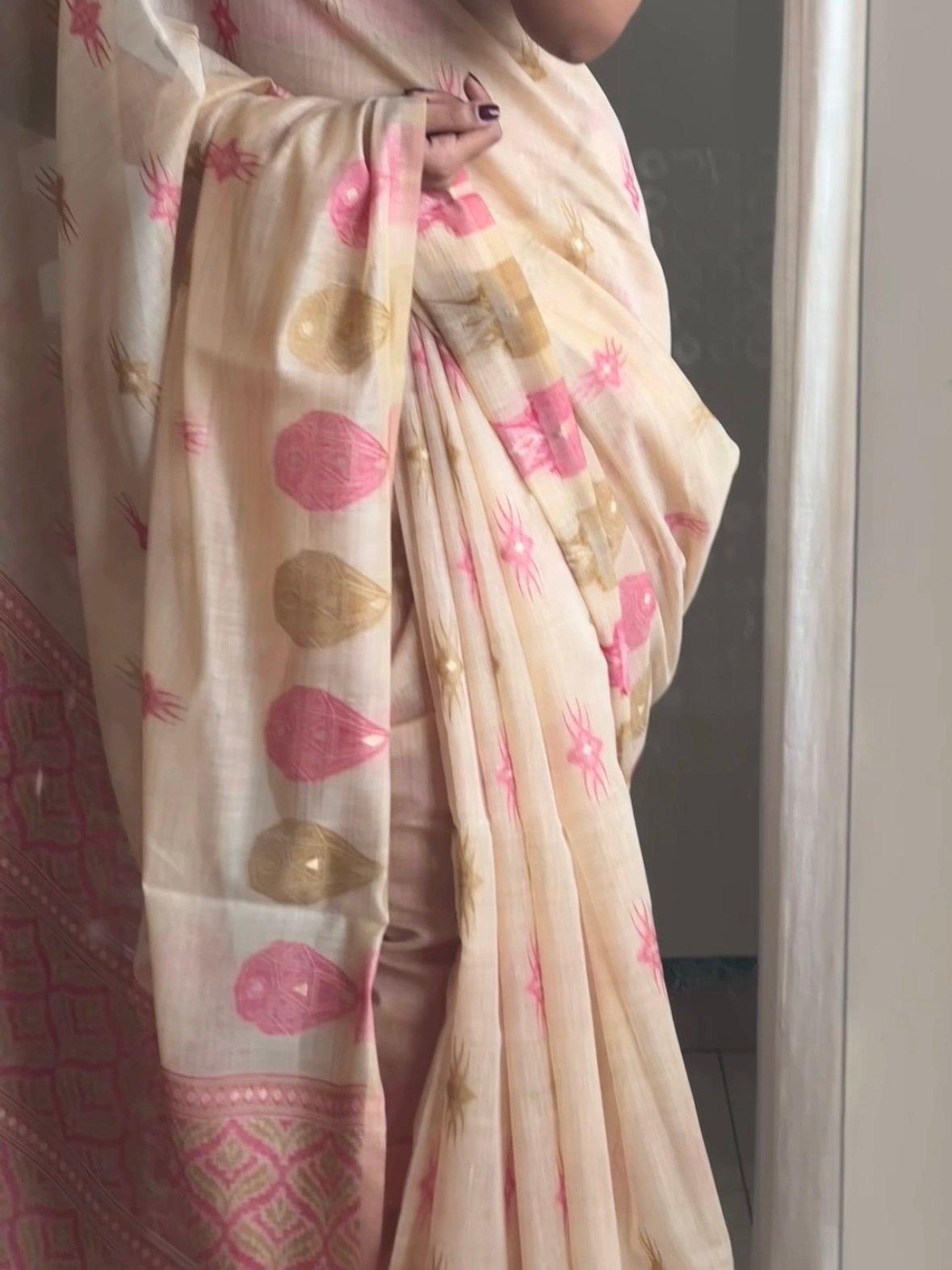 Roshni: Cream  Cotton Silk Saree with Pink Zari Buti & Woven Pallu